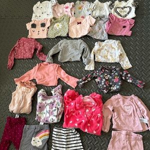 NEWBORN GIRLS CLOTHING BUNDLE
